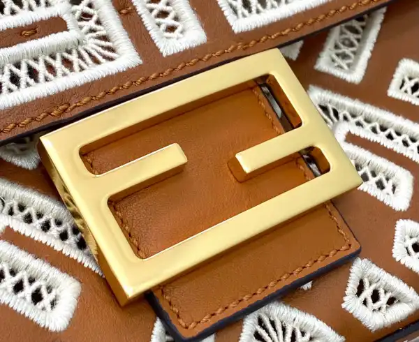 Rep FENDI BAGUETTE 0130