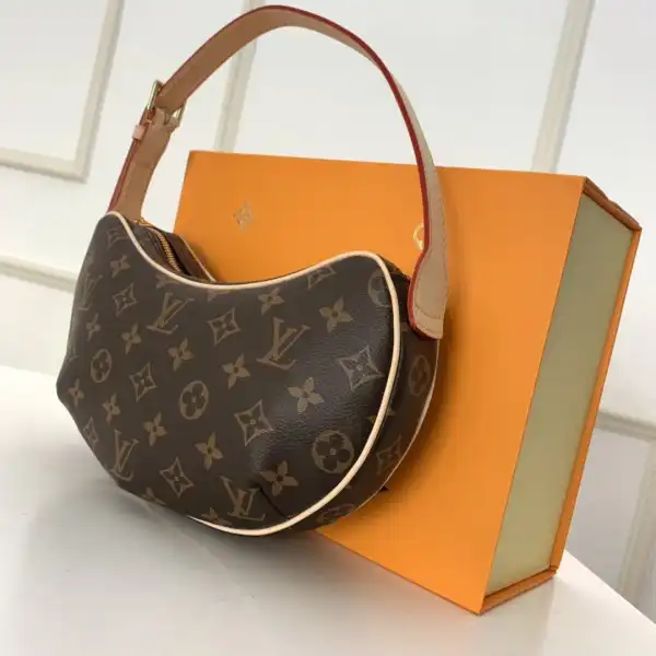 Cheap LOUIS VUITTON POCHETTE CROISSANT 0131