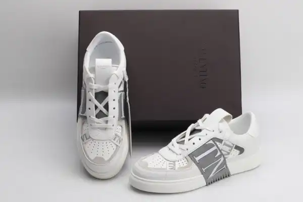 Affordable VALENTINO VL7N SNEAKER 0202